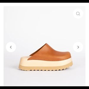 BNWT Bryr Chonk Clogs 38